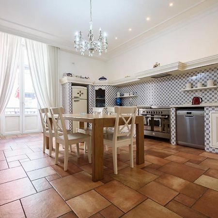 Palazzo Dello Spagnolo Suite Napels Buitenkant foto