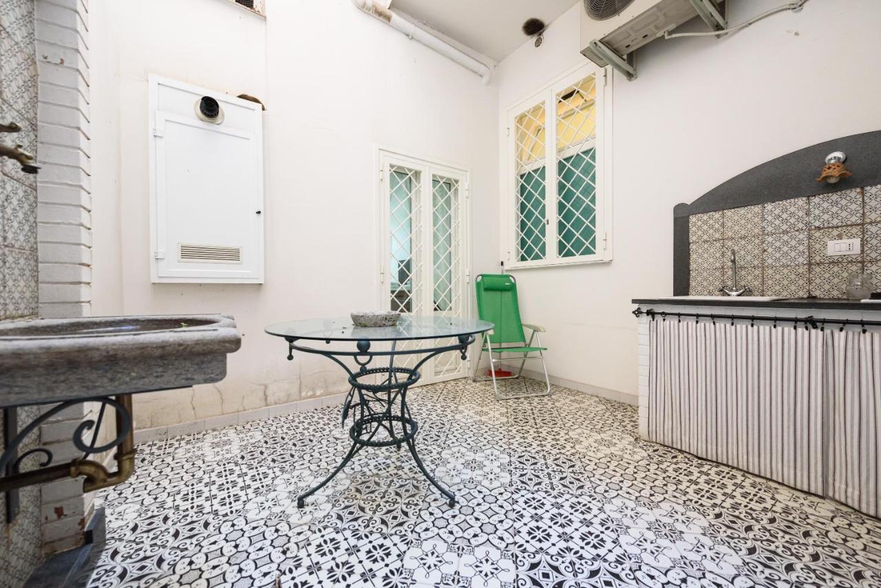 Palazzo Dello Spagnolo Suite Napels Buitenkant foto