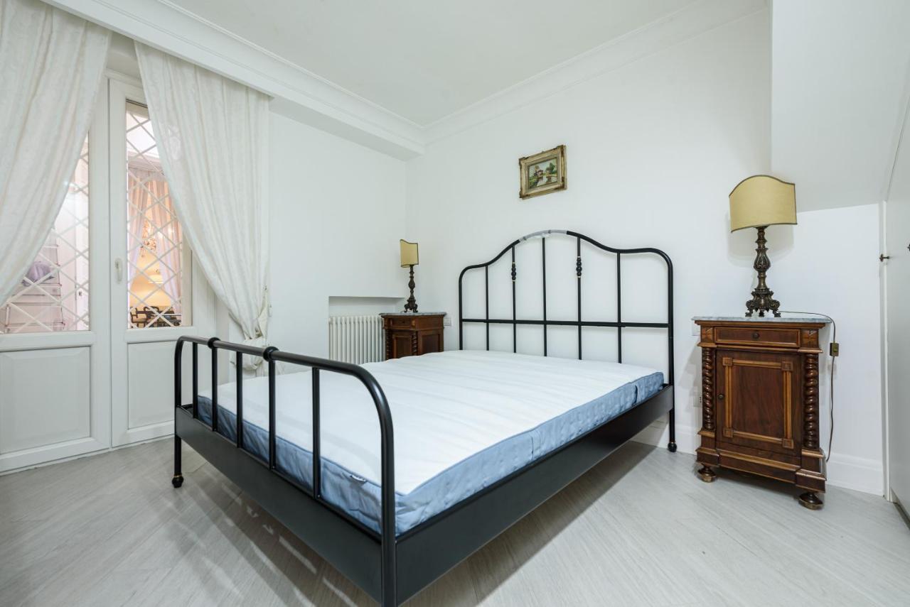 Palazzo Dello Spagnolo Suite Napels Buitenkant foto