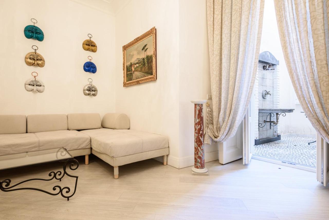 Palazzo Dello Spagnolo Suite Napels Buitenkant foto