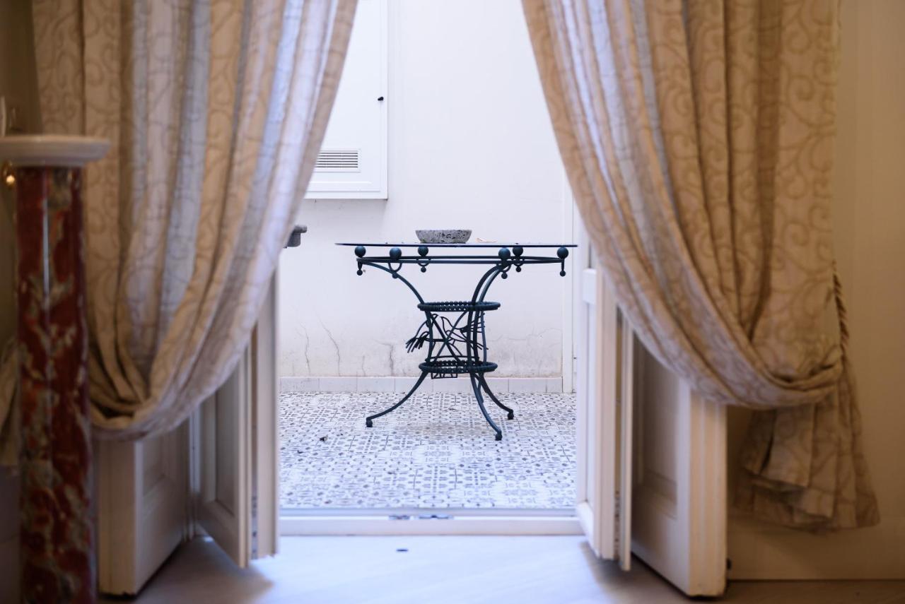 Palazzo Dello Spagnolo Suite Napels Buitenkant foto